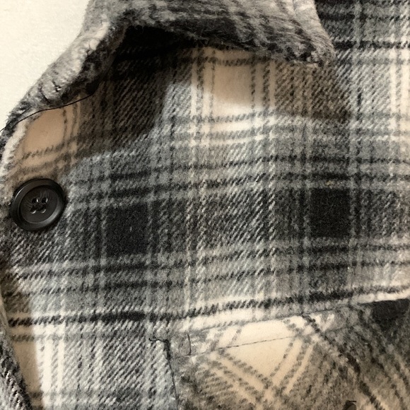 Thread & Supply black ivory plaid shacket size small - Picture 3 of 7